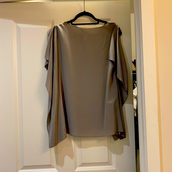 Silk top. Mint condition - Picture 2 of 3